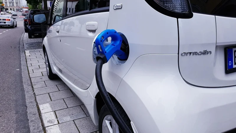 Ewolucja samochodów elektrycznych: Przyszłość motoryzacji