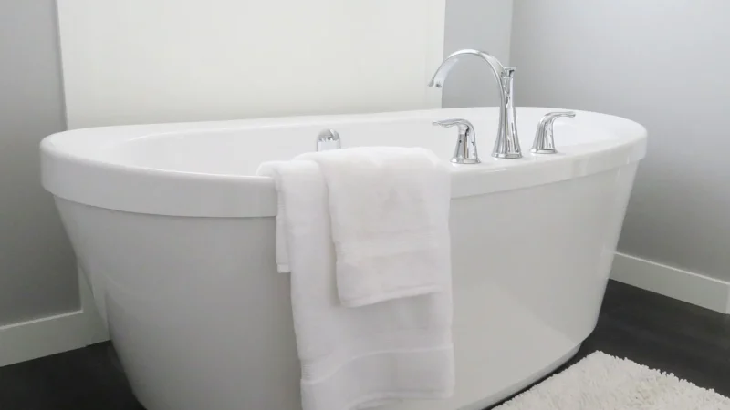 Nowoczesne ścianki WC z HPL — trwałość i elegancja